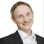 Thomas-Witt-Kopf-Groß und freundlich 929x929